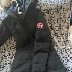 Women’s Canada Goose Shelburne parka (small)